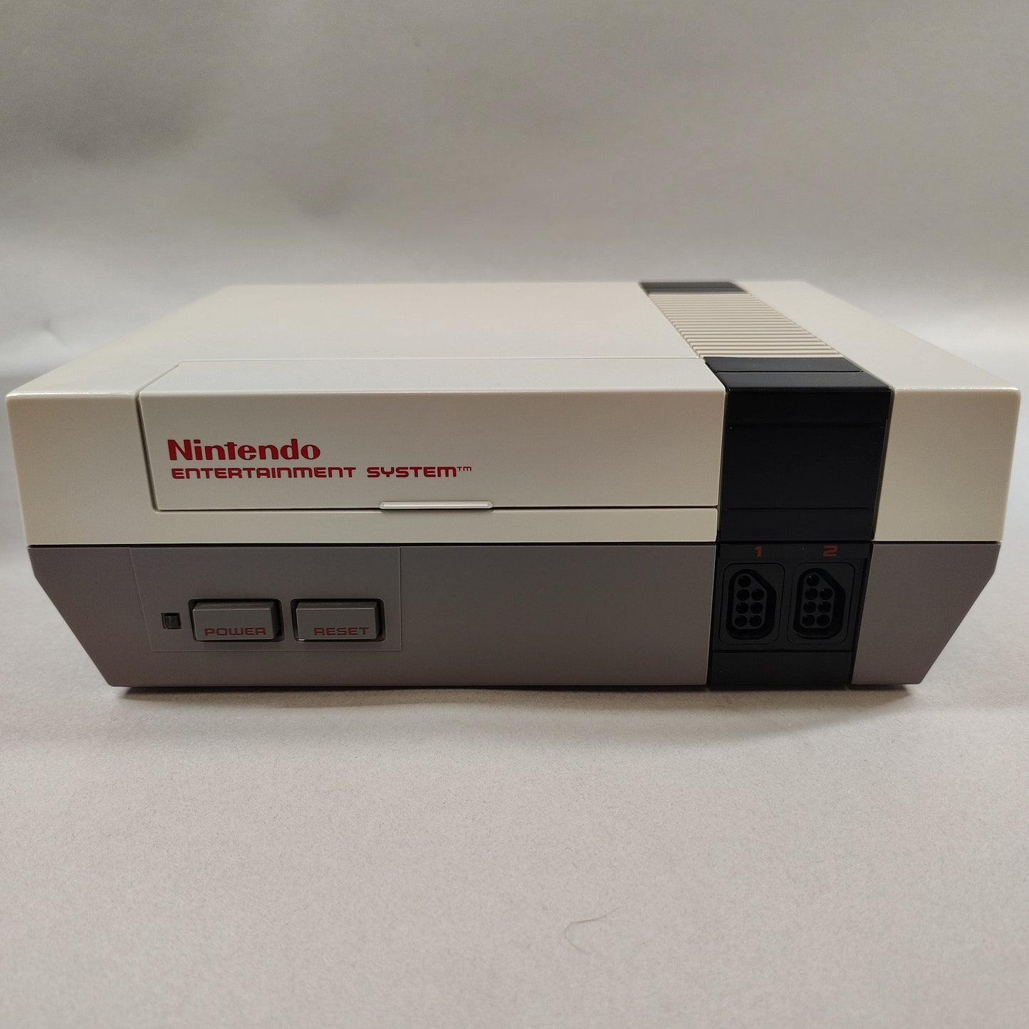 Nintendo Entertainment System NES Video Game Console NES-001 Gray