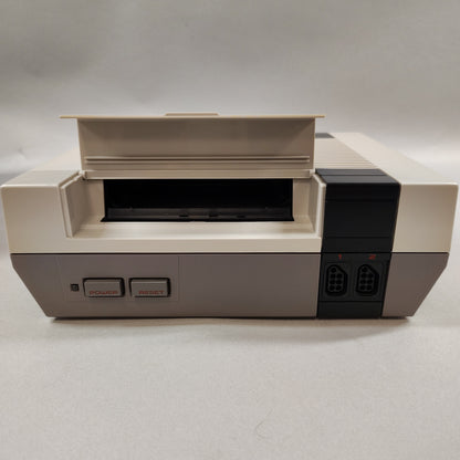 Nintendo Entertainment System NES Video Game Console NES-001 Gray