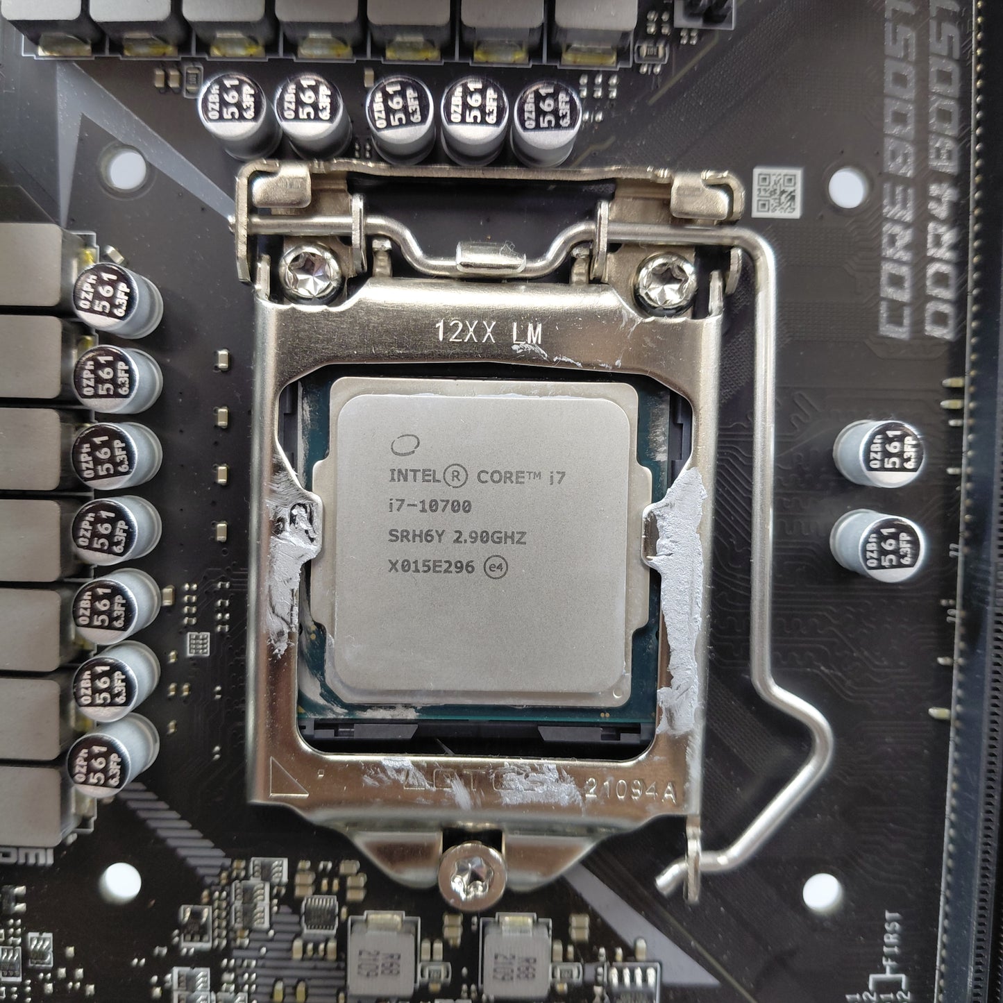 MSi MPG Z490 GAMING EDGE Wi-Fi LGA 1200 ATX W/intel Core i7-10700 SRH6Y 2.90GHz