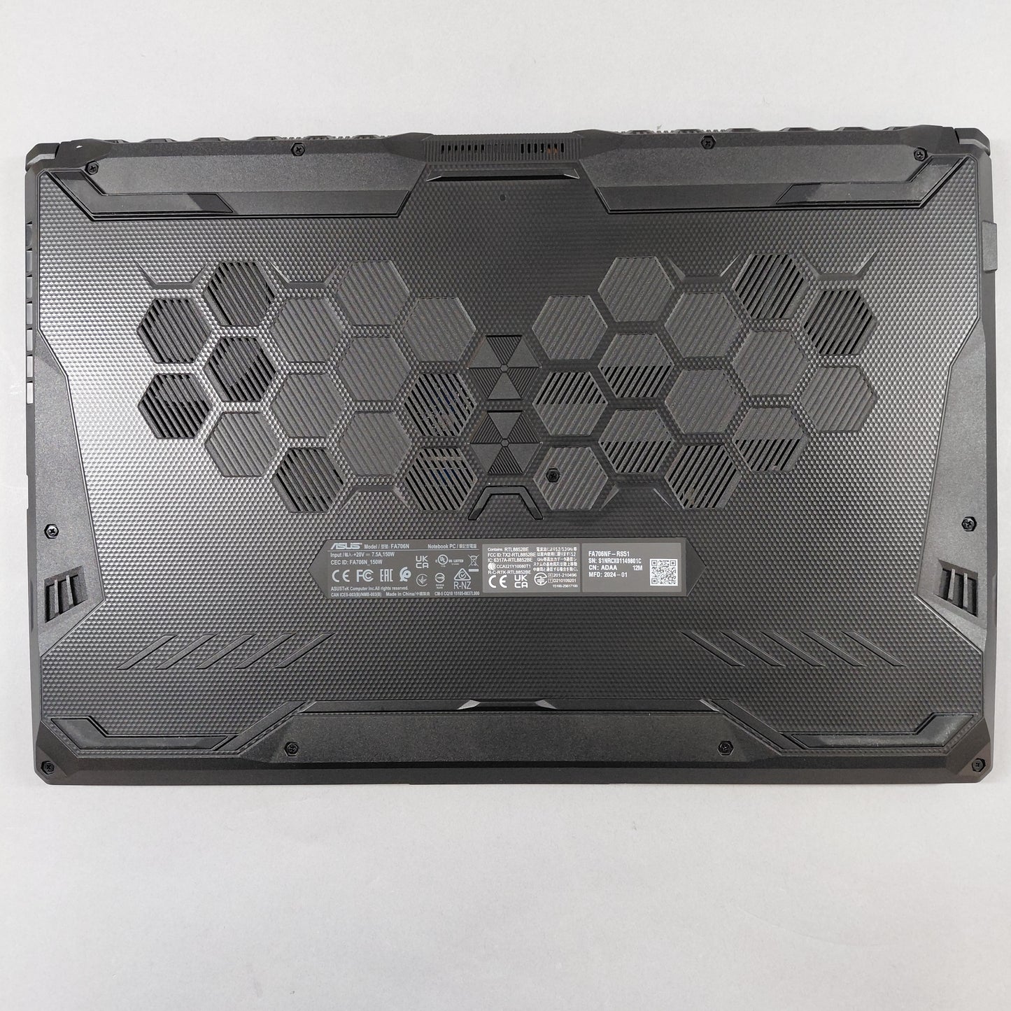 Asus TUF A17 G834 17.3" ryzen 5 7535HS 3.3GHz 8GB RAM 512GB SSD GeForce RTX 2050