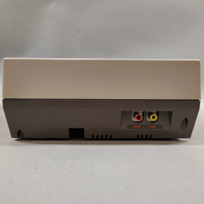 Nintendo Entertainment System NES Video Game Console NES-001 Gray