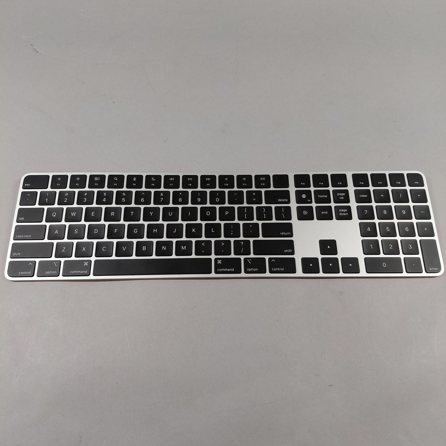Apple Magic Trackpad 2 White W/Keyboard