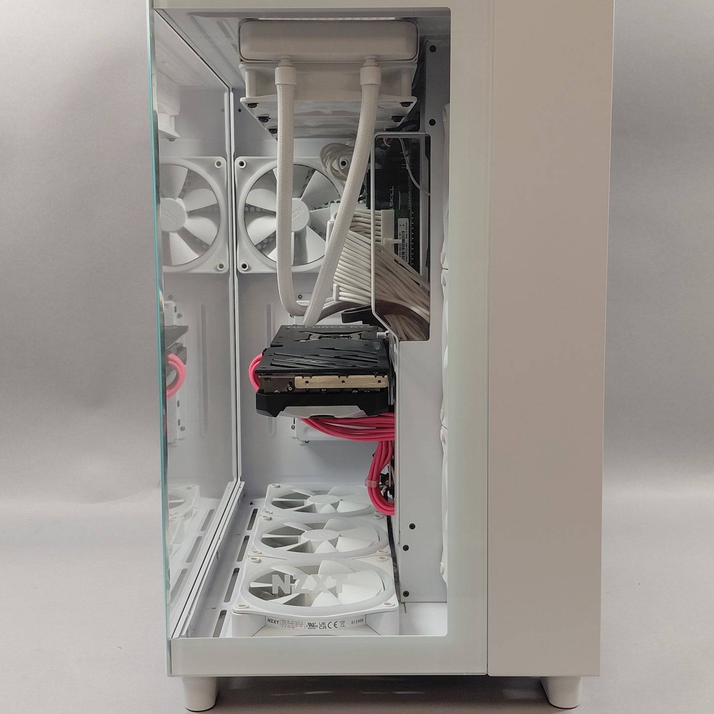 Ryzen 7 7800x3d 2.30GHz 32GB RAM 64GB Nvidia GeForce RTX 4070