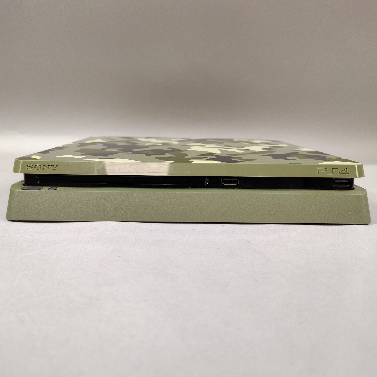 Sony PlayStation 4 Slim PS4 1TB Call of Duty WWII Limited Edition CUH-2115B