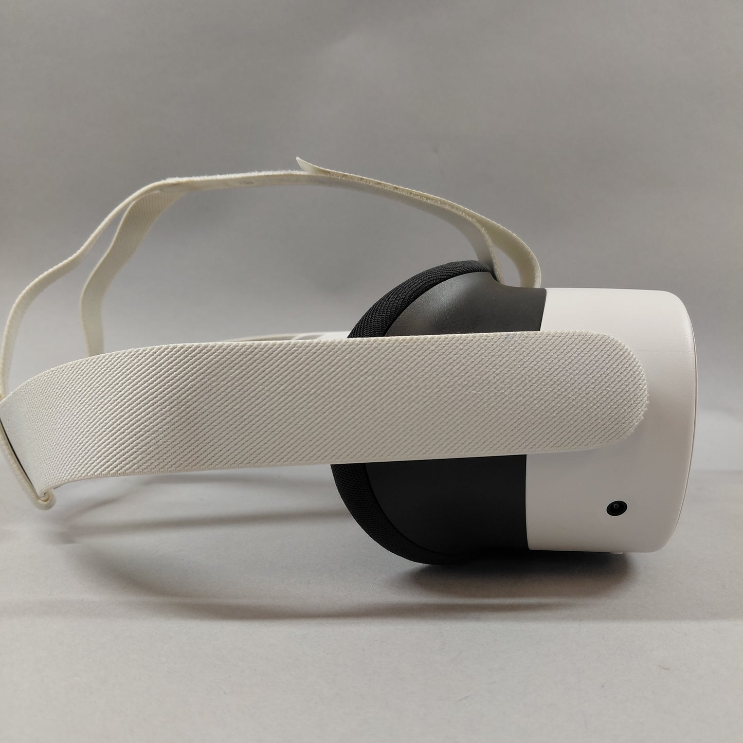Meta Quest 3S 128GB Standalone All-in-One VR Headset KW49CM